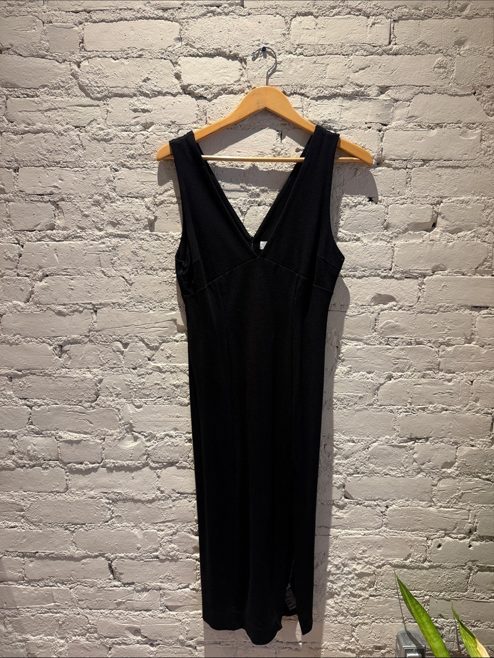 BB Dakota by Steve Madden Black V-Neck Sleeveless Midi Slip Dress